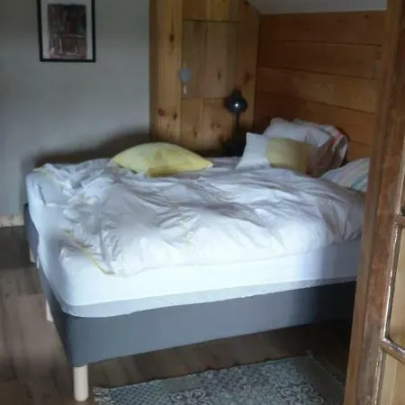Le Sentier Des Etangs Apartment *